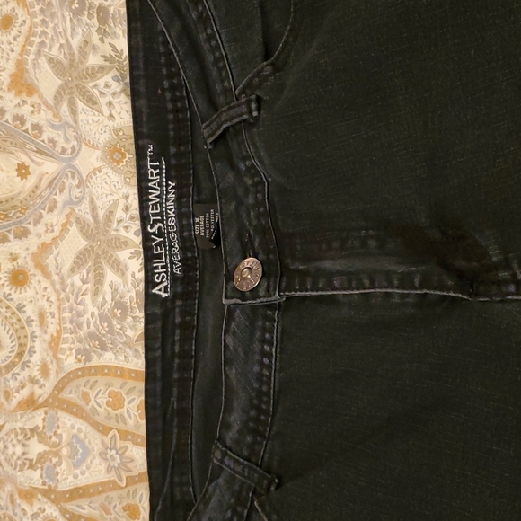 ASHLEY STEWART BLACK 16 AVERAGE JEANS - Picture 2 of 4